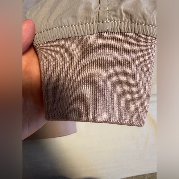 Lululemon reversible lightweight jacket - Picture 5 of 6